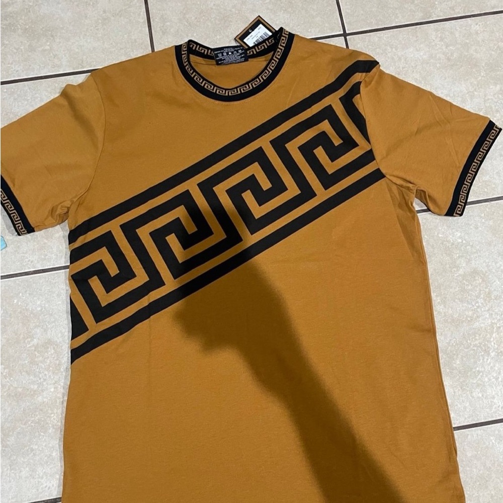 Beautiful T shirt brand new